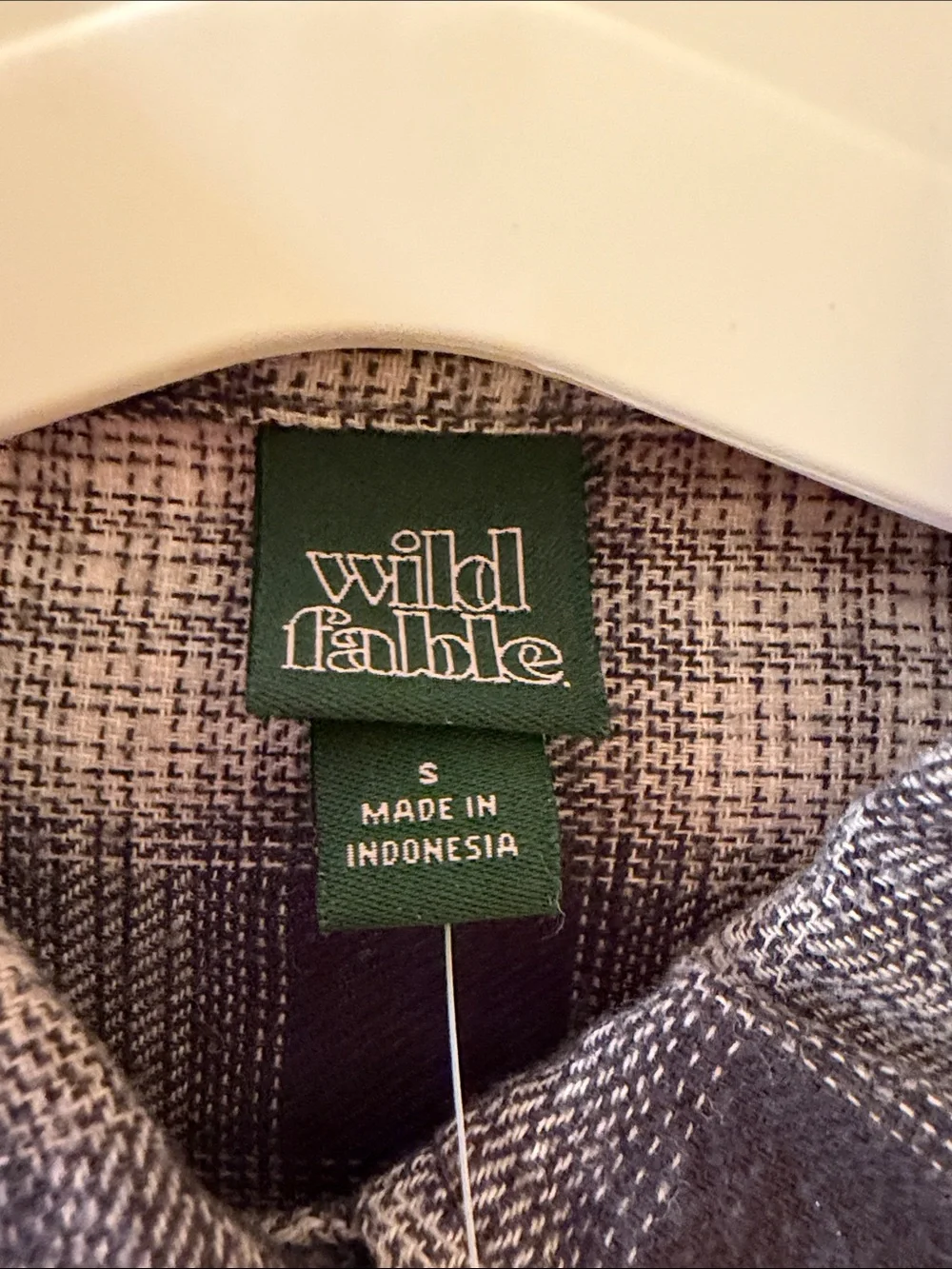 Wild Fable Women’s Blue Plaid Button-Up Shirt with pockets